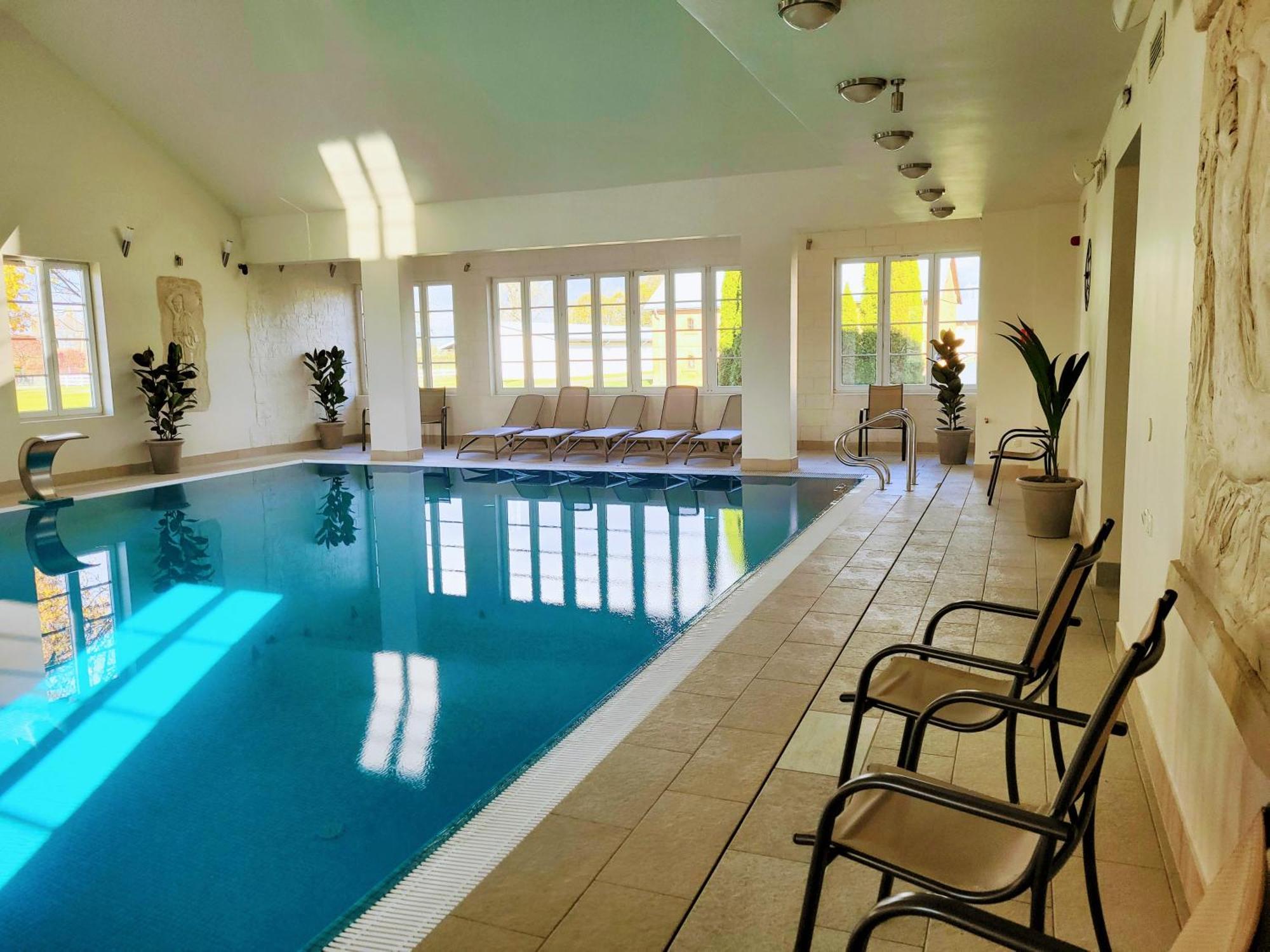Hotel Sobienie Krolewskie Sobienie Szlacheckie Exteriör bild