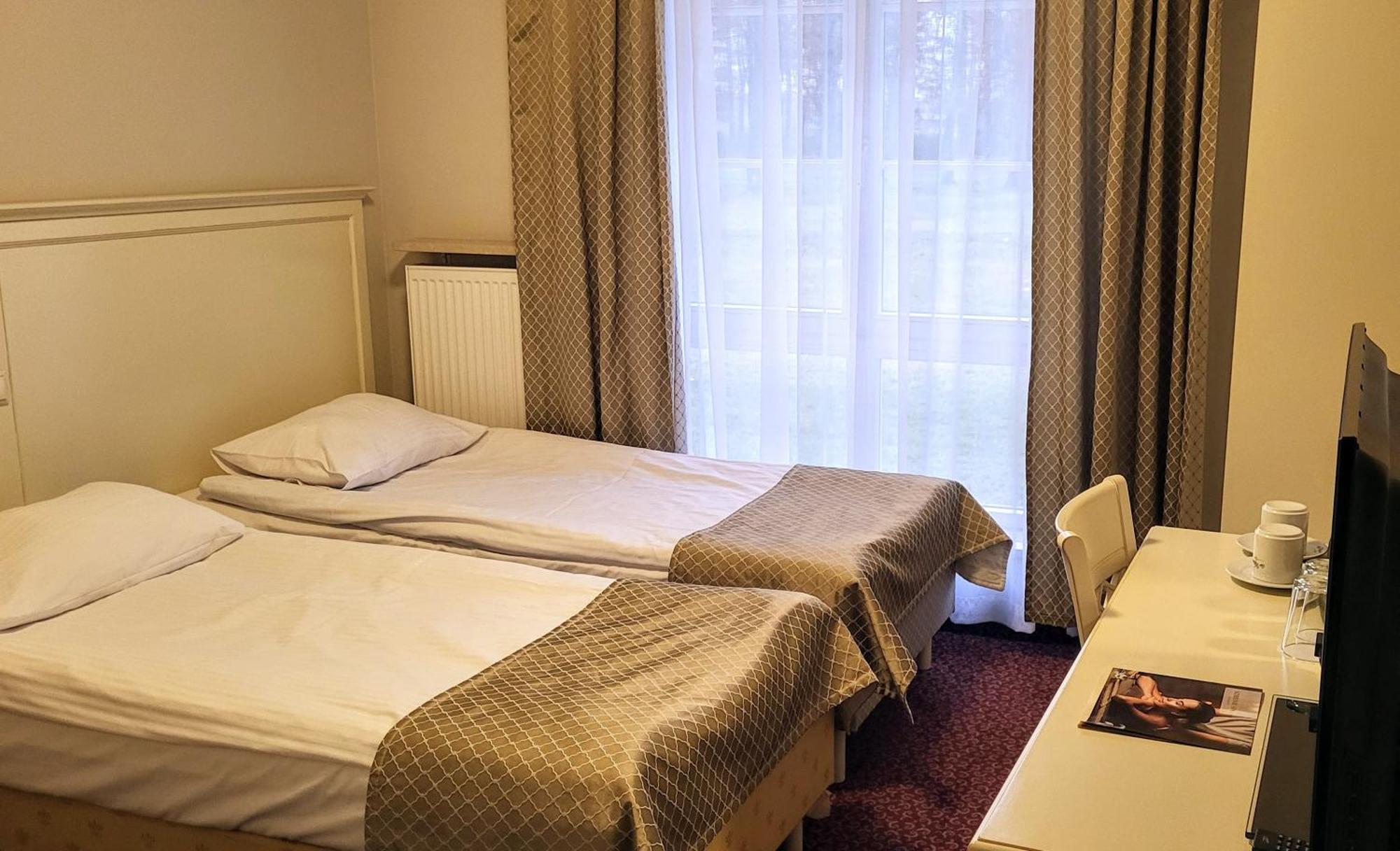 Hotel Sobienie Krolewskie Sobienie Szlacheckie Exteriör bild