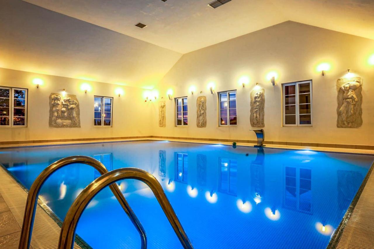 Hotel Sobienie Krolewskie Sobienie Szlacheckie Exteriör bild