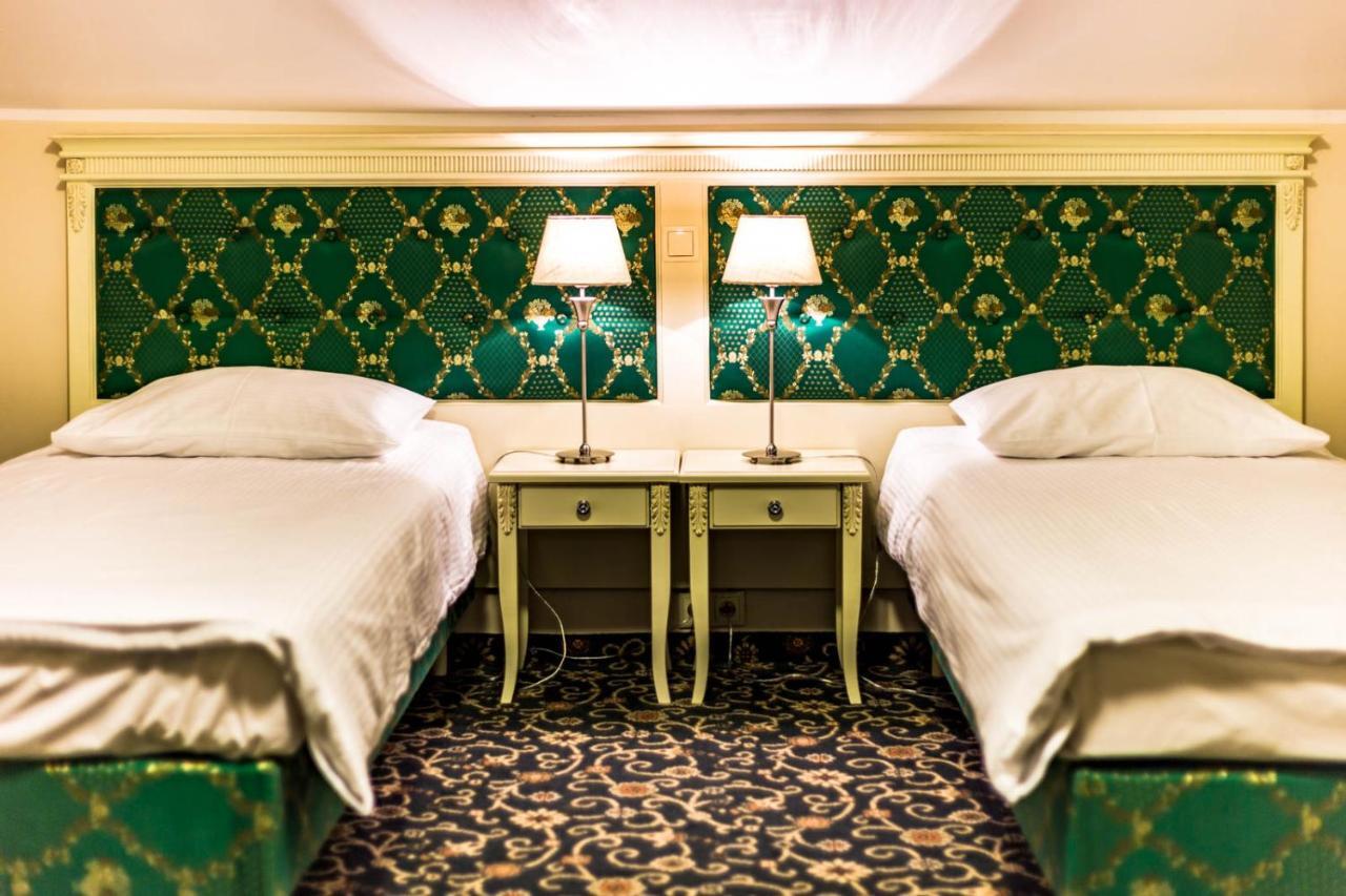 Hotel Sobienie Krolewskie Sobienie Szlacheckie Exteriör bild