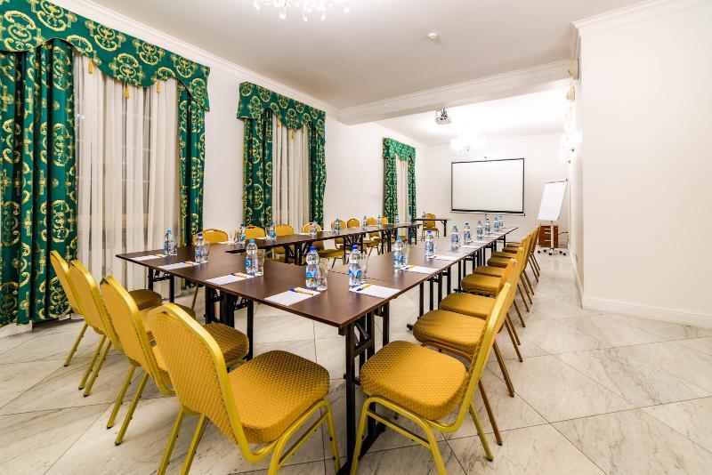 Hotel Sobienie Krolewskie Sobienie Szlacheckie Exteriör bild