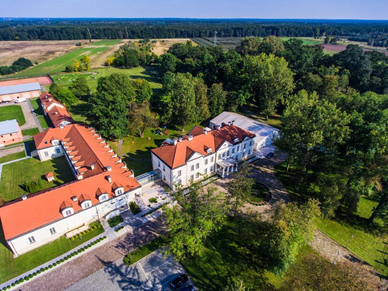 Hotel Sobienie Krolewskie Sobienie Szlacheckie Exteriör bild